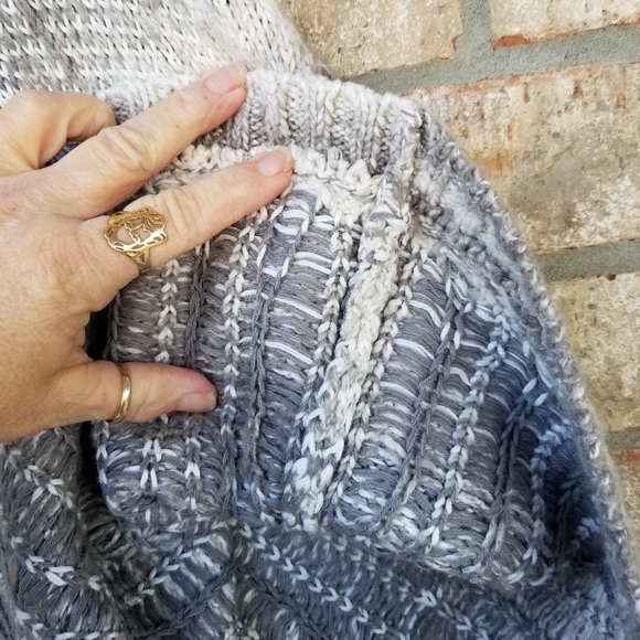 Liz Claiborne Asymmetrical Poncho Gray /White Wool Cotton (Womens Small/Medium) - Picture 5 of 7